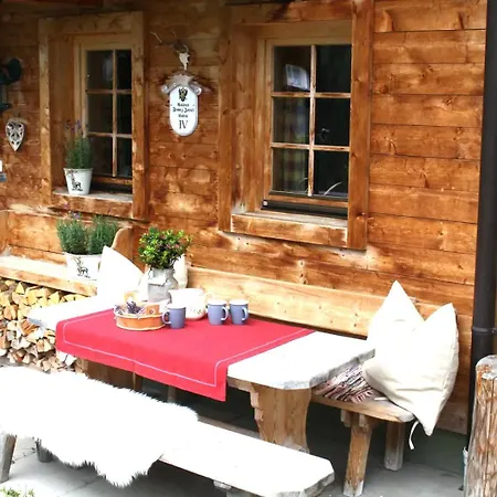 Skihuette An Der Piste Im Zillertal By Fewo-plan Zilf100 Ferienhaus *